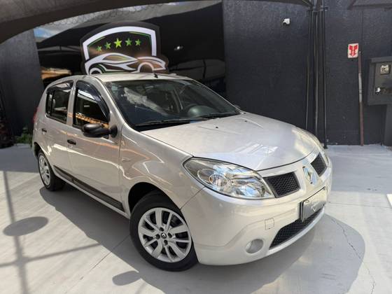 RENAULT SANDERO 1.6 PRIVILÉGE 16V FLEX 4P AUTOMÁTICO